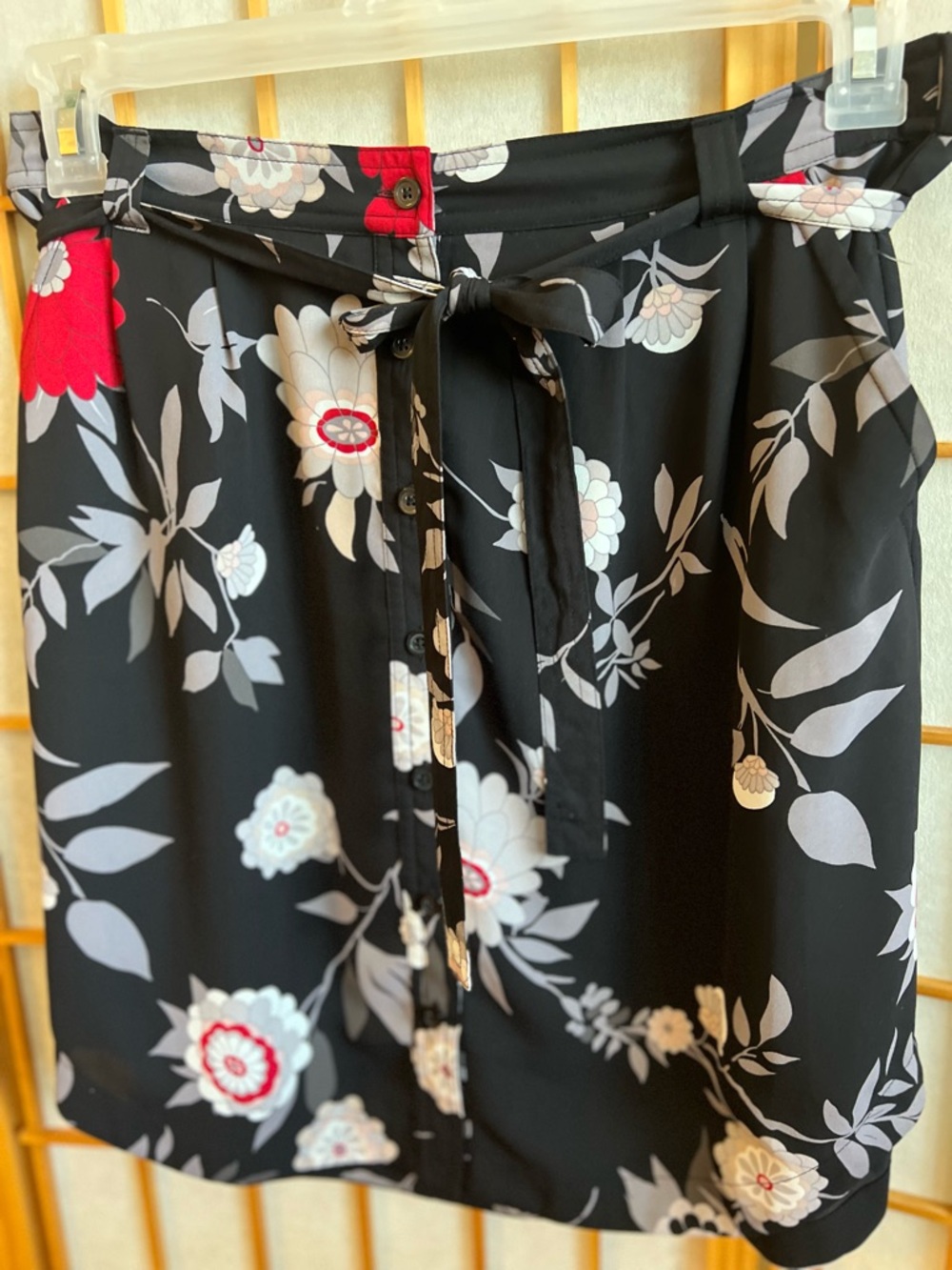 LOFT Black Floral Skirt Button Front Tie Waist Midi Lined Size Medium - Picture 2 of 11